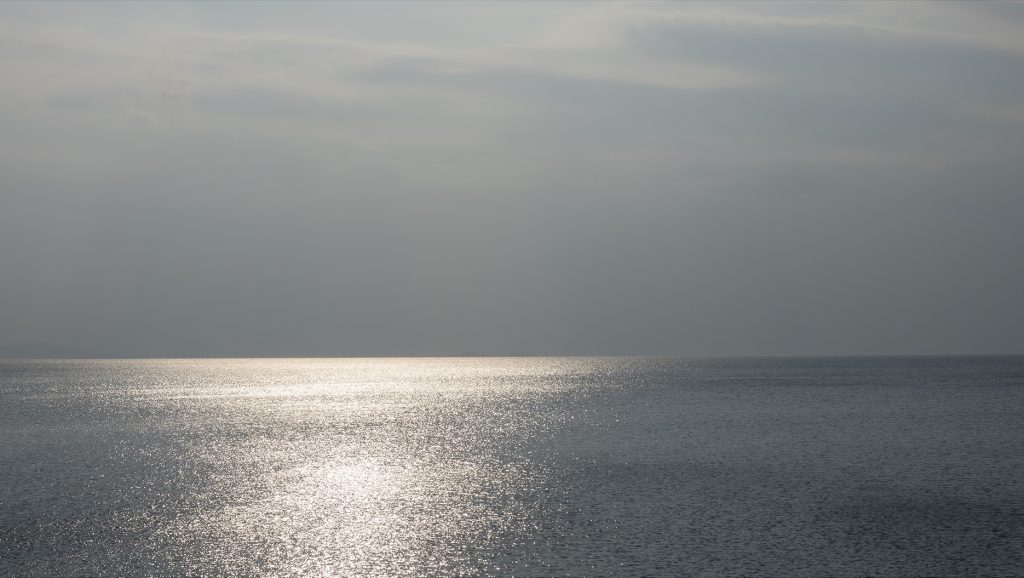 Reflexion des Unsichtbaren I ca. 906 x 156 cm titel